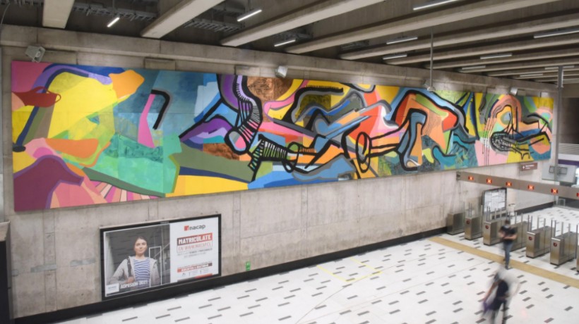 Inauguran mural del artista Ciro Beltrán en estación Chile España del Metro