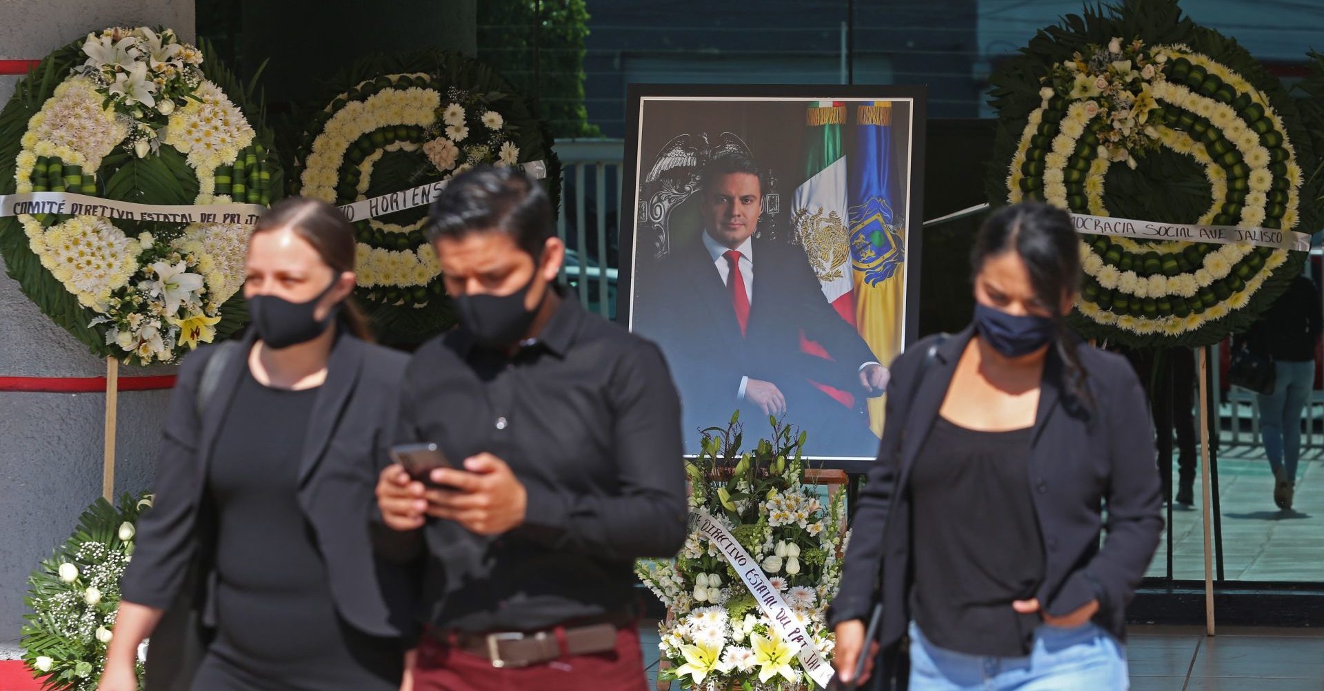 Jalisco ofrece 1 mdp por datos de implicados en muerte de exgobernador