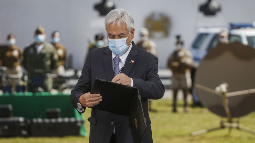 Piñera firma decreto que permite a FF.AA apoyar en control de migración ilegal