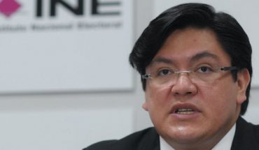 Renuncia director del INE investigado por contrato millonario para taquizas