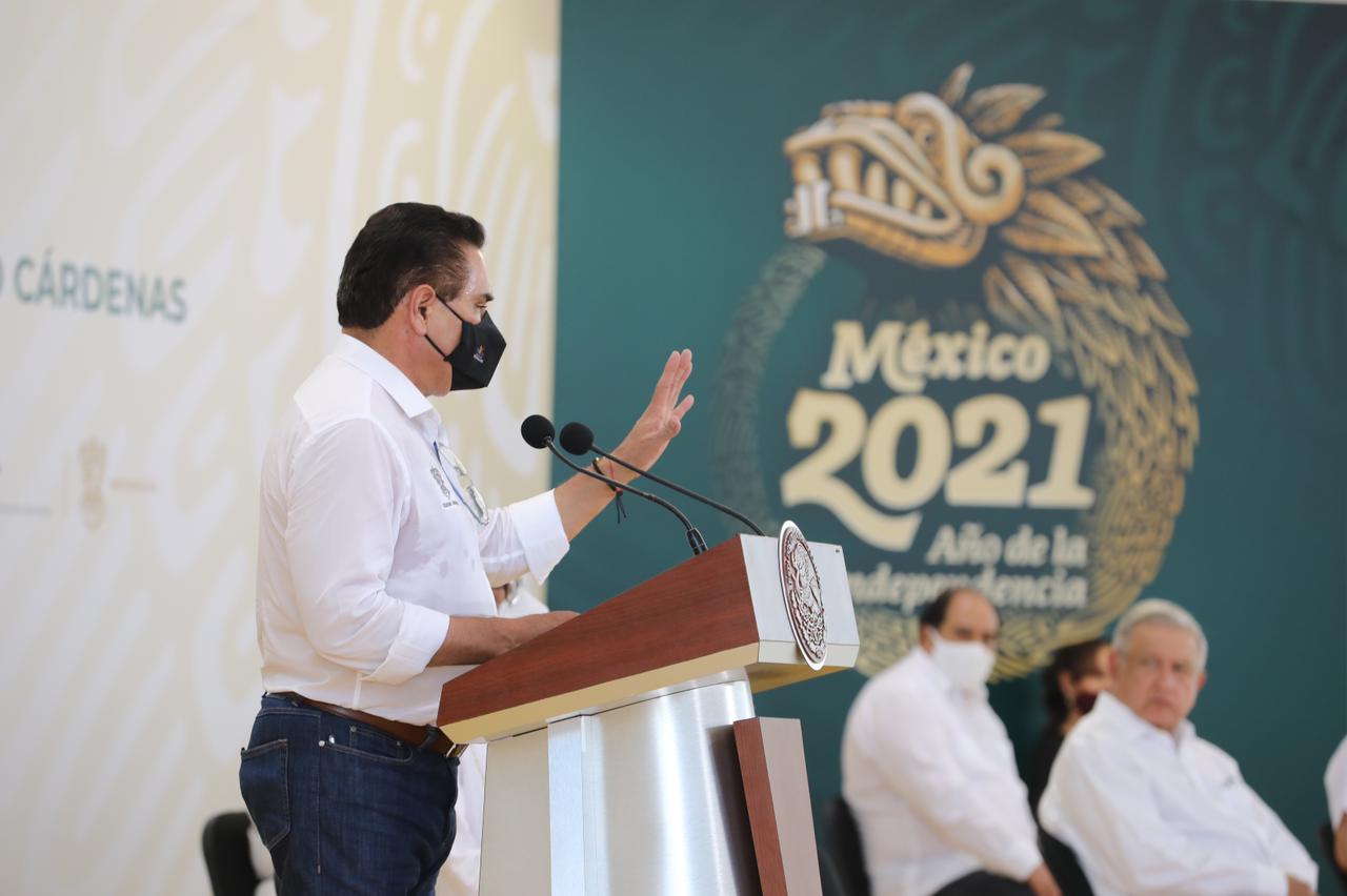 Silvano urge a López Obrador resolver el tema educativo en Michoacán