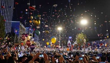 translated from Spanish: A crowd on crowded streets and nightclubs: that’s how Wuhan received 2021