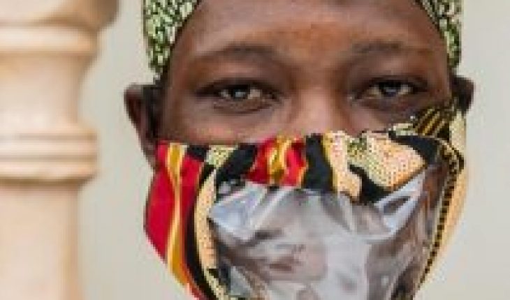 translated from Spanish: Coronavirus in Uganda: lip reading with sustainable masks
