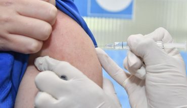 translated from Spanish: Covid-19 vaccinations are accelerated worldwide