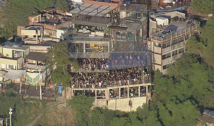 Con el carnaval de Río suspendido plaga de fiestas clandestinas amenaza con empeorar la pandemia en Brasil