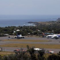 Conflicto del aeropuerto de Rapa Nui: alcalde apunta al Gobierno y denuncia que “no dialoga con nosotros, como tampoco lo hace en el sur”