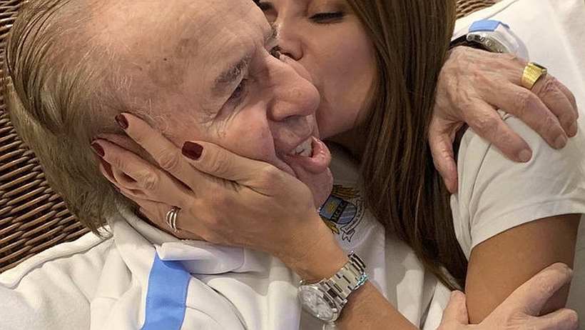 Familia de Menem ofrece recompensa por importante anillo que le habrían robado al expresidente