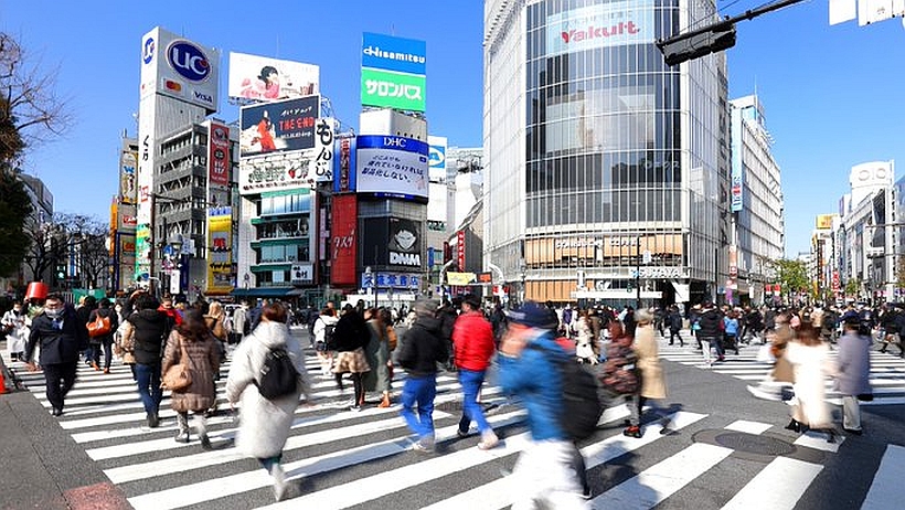 Japón enfrenta aumento de suicidios durante la pandemia creando un “ministro de la soledad”