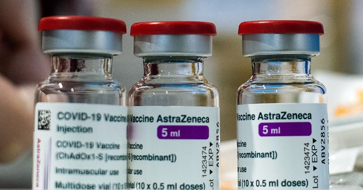La OMS aprobó el uso de emergencia de dos vacunas de Oxford-AstraZeneca