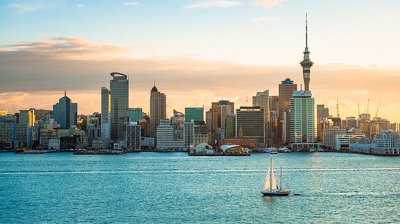 Nueva Zelanda ordena confinamiento de su mayor ciudad por un solo caso de coronavirus