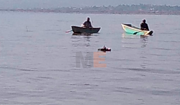 Pescadores localizan el cadáver del hombre que cayó al Lago de Pátzcuaro con su menor hija