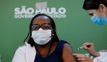 Por la falta de dosis, seis ciudades de Brasil suspendieron su plan de vacunación