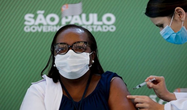 Por la falta de dosis, seis ciudades de Brasil suspendieron su plan de vacunación