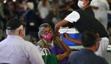 Vacunación en Puebla inicia entre el caos y la desinformación