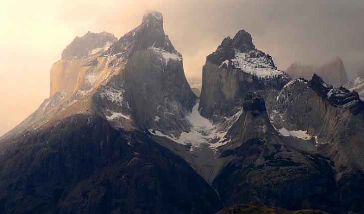 translated from Spanish: Agreement between the private sector and Conaf: they open platform to book online visits to the Torres del Paine