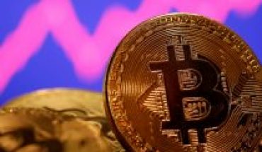Bitcoin reaches all-time high and is already quoted at more than $52,000