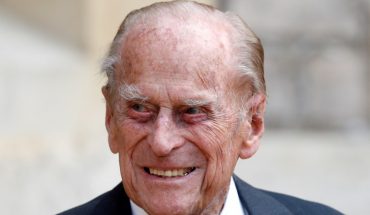 translated from Spanish: Prince Philip, husband of Queen Elizabeth II, remains interned