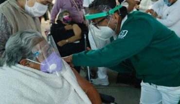 translated from Spanish: Second day vaccination begins in Iztacalco, Xochimilco and Tláhuac