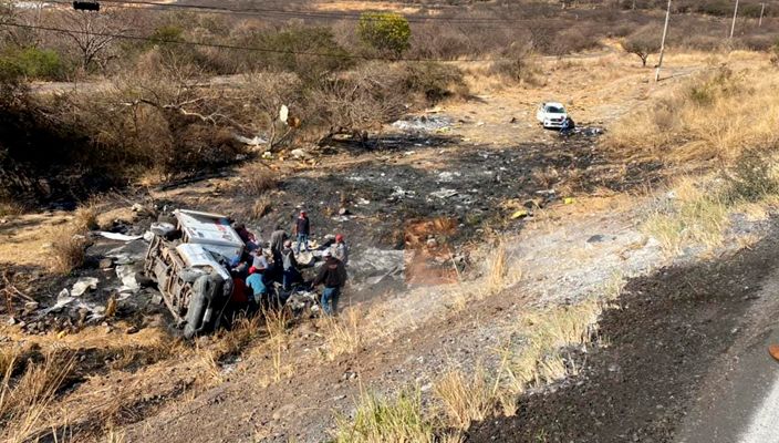 Se registra aparatoso accidente en Ecuandureo, Michoacán