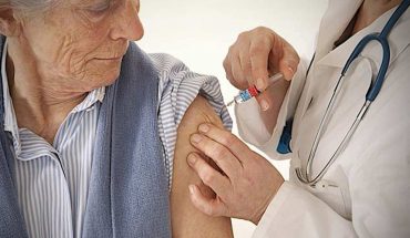 translated from Spanish: Vaccination begins on Monday for over 80s in Buenos Aires