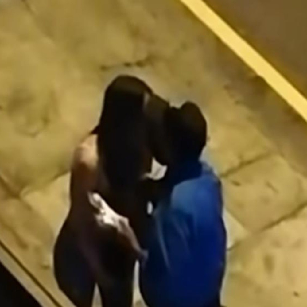 Woman kisses police to avoid fine for curfew in Peru