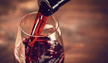 ¡Salud!: Estudio sugiere que el vino podría ayudar a prevenir el coronavirus
