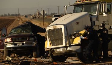 10 mexicanos fallecieron en accidente al sur de California, Estados Unidos