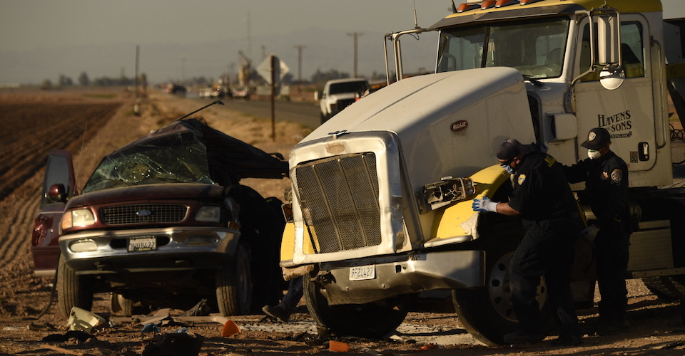 10 mexicanos fallecieron en accidente al sur de California, Estados Unidos