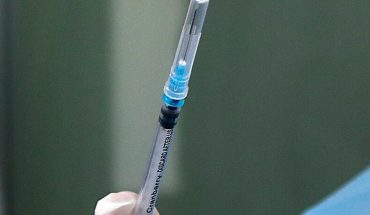 Agencia Europea del Medicamento concluyó que vacuna de AstraZeneca es “segura y eficaz”