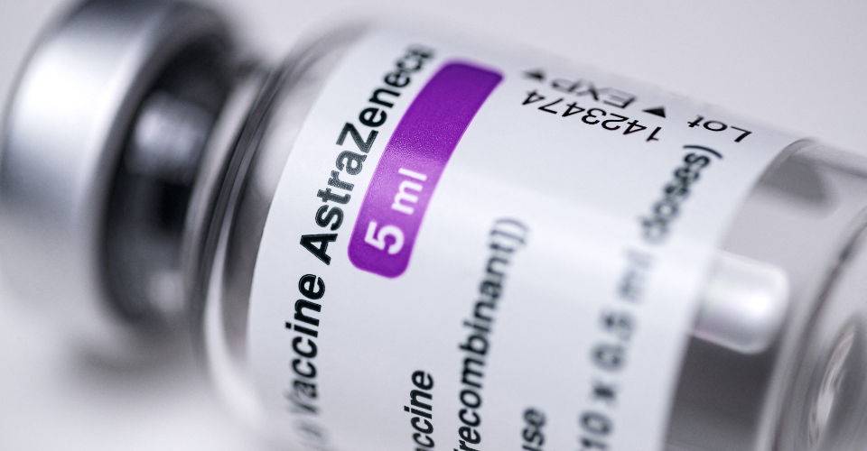 Alemania y Francia suspenden vacunación con AstraZeneca