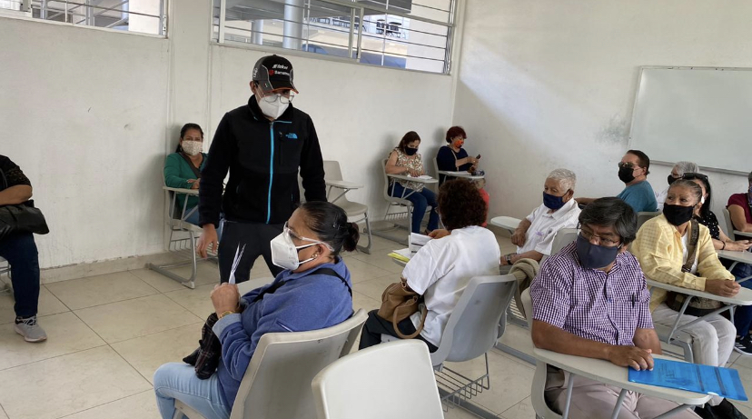Alumnos del Instituto Tecnológico de Morelia apoyan en el proceso de vacunación