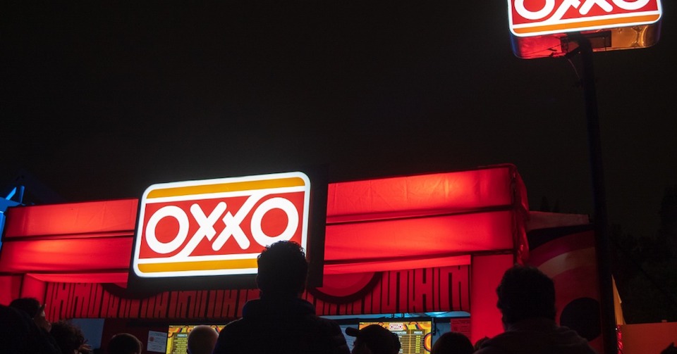Cada OXXO paga 14 mil al mes por energía renovable: Femsa a AMLO