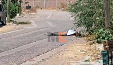 Cadáver baleado es hallado en la colonia San Onofre de Sahuayo; le dejaron letrero