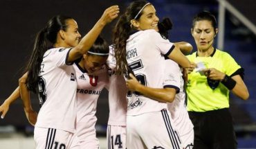 Con un triplete de Daniela Zamora la U goleó y avanzó a cuartos de la Libertadores Femenina