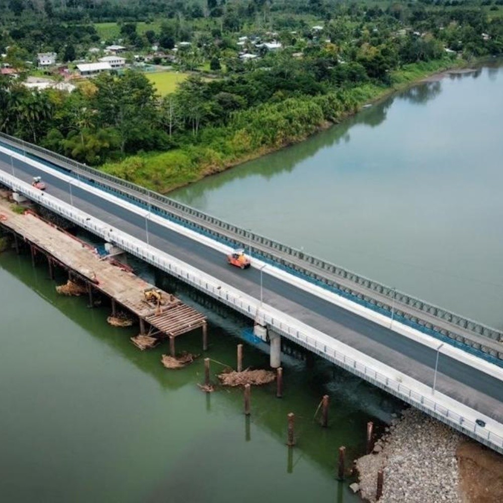 Costa Rica y Panamá inauguran puente financiado por México