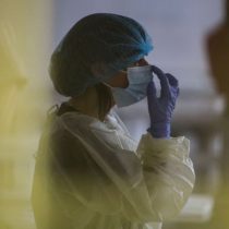 “El virus de la covid-19 no está retrocediendo y la pandemia es particularmente grave en América del Sur”, afirma la OPS