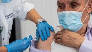 En Michoacán, más de 100 mil adultos mayores vacunados contra COVID-19