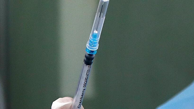 Estados Unidos cuestiona los datos del nuevo ensayo clínico de la vacuna de AstraZeneca