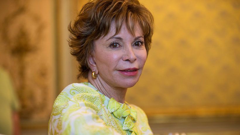 Isabel Allende: "Una mujer sola es muy vulnerable, pero las mujeres juntas somos invencibles"
