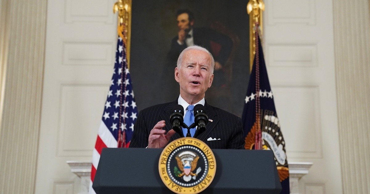 Joe Biden promete vacunas para todos los adultos en Estados Unidos antes de fin de mayo