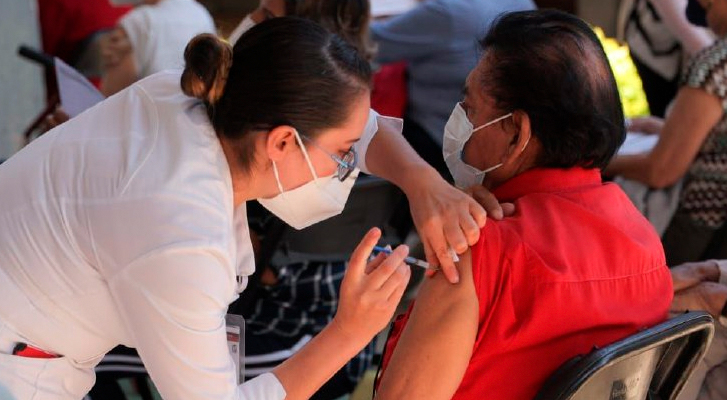 Llama Humberto Arróniz a seguir protocolos de jornada de vacunación en Morelia 