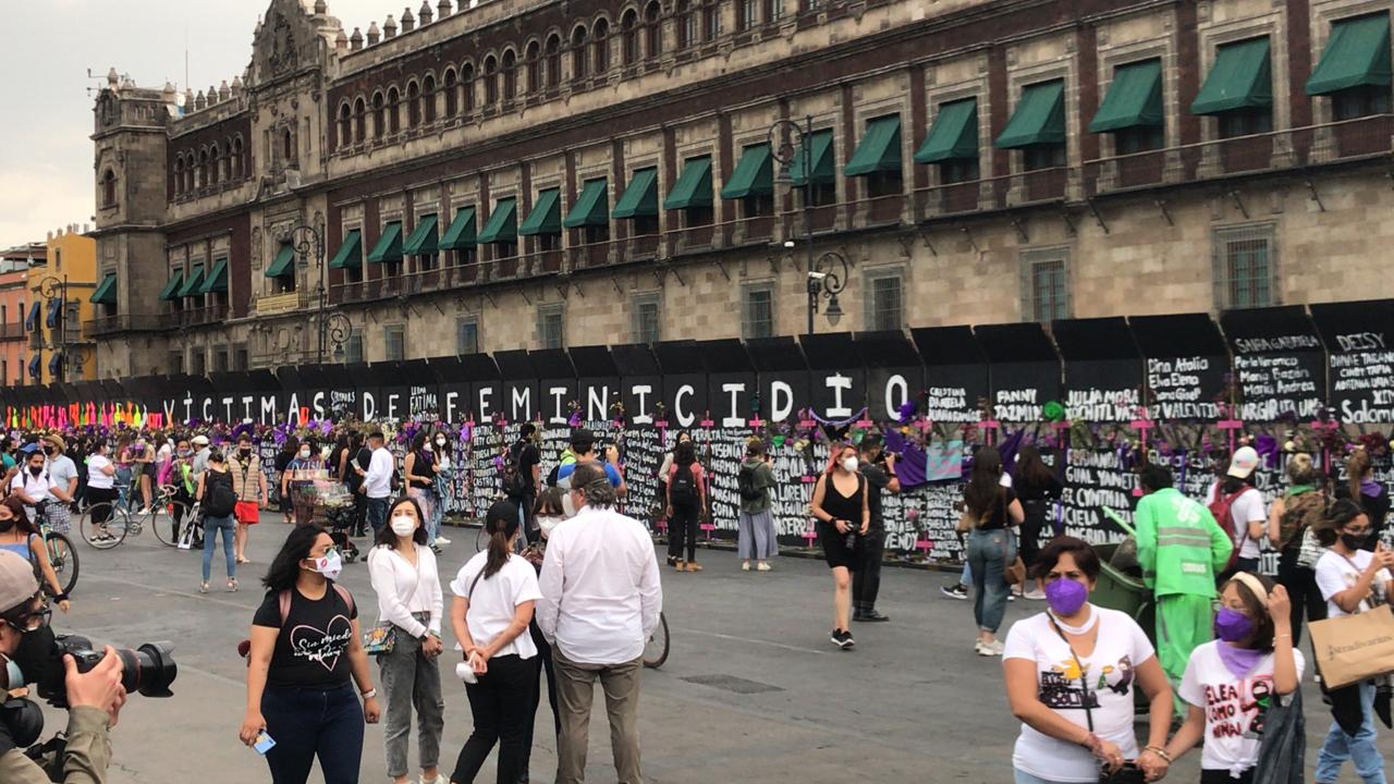Mujeres protestan contra feminicidios en estados y CDMX