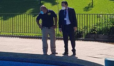 Niño que había sido atrapado por un filtro en piscina de Las Condes fue dado de alta