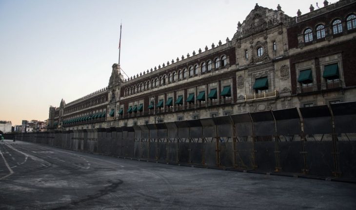 “No es miedo”, asegura AMLO respecto a las vallas en Palacio Nacional