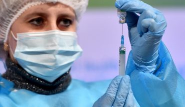 No hay pruebas de que vacuna AztraZeneca aumente riesgo de coágulos