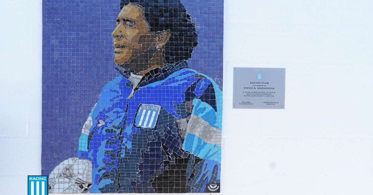 Racing Club inauguró un mural de Maradona en mosaico en el Cilindro