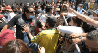 Rompen seguridad manifestantes en evento de AMLO en Mazatlán