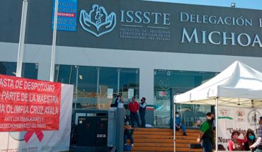 Trabajadores toman delegación del ISSSTE, piden disculpas por mal servicio y exigen cambio de administración