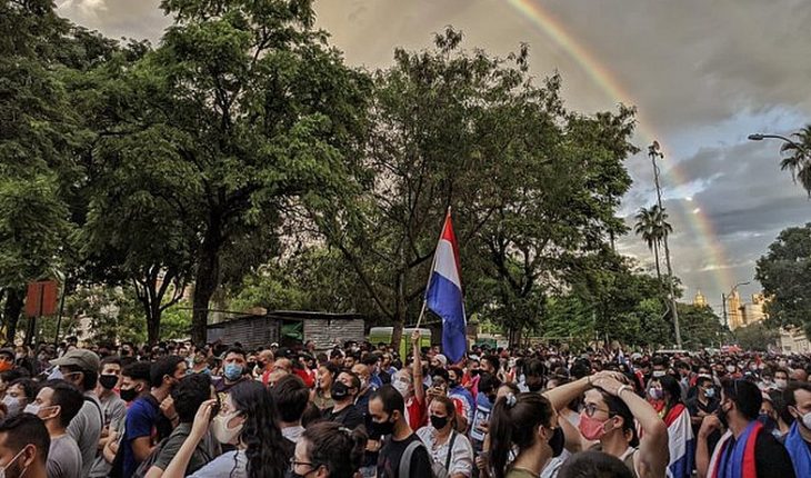 Tras masivas protestas Presidente de Paraguay pidió la renuncia a todos sus ministros