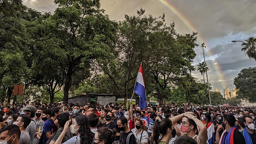 Tras masivas protestas Presidente de Paraguay pidió la renuncia a todos sus ministros